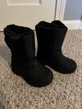 NEW Skadoo Toddler Boots